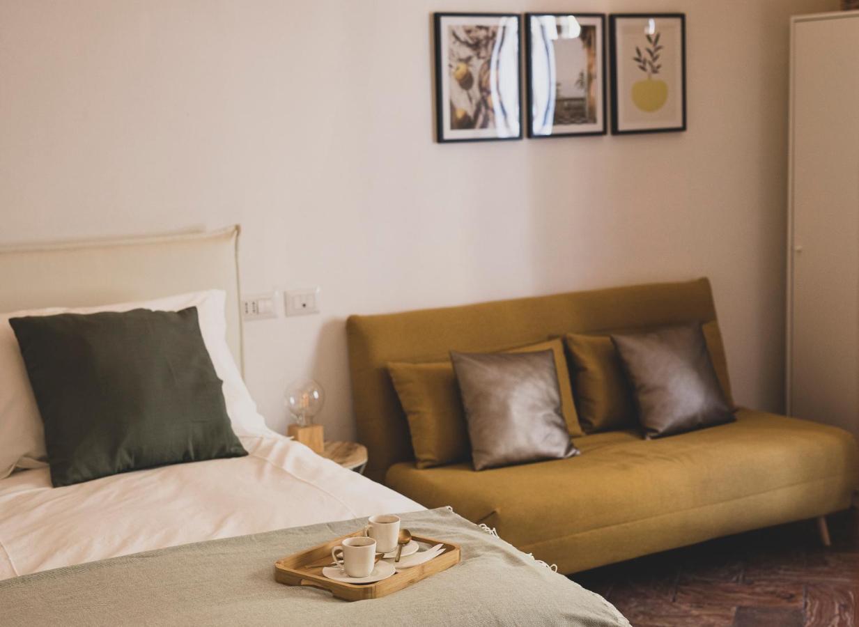 Cozy House In Naviglio Grande - Homy Apartments Milán Exterior foto